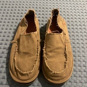 Magellan men’s slip ons army green